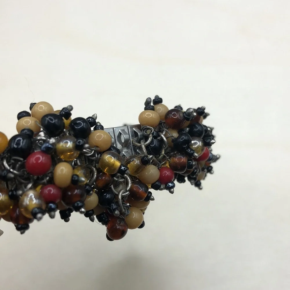 Vintage beaded cha cha accordion stretch bracelet-read.